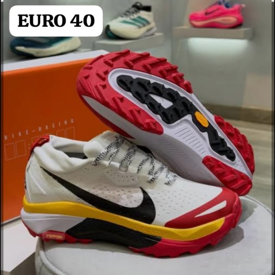 nike acg zegame euro 40 — talla Euro 40 — MAROB Popayán