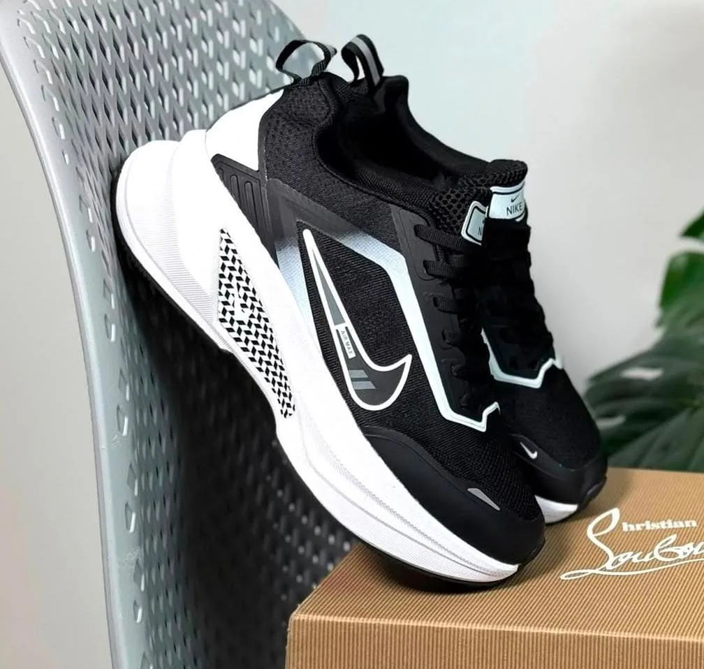 NIKE AIR MAX EURO 41b — talla Euro 41 — MAROB Popayán