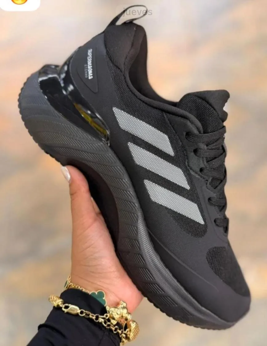 ADIDAS SUPER MAGMA EURO 43h — talla Euro 43 — MAROB Popayán