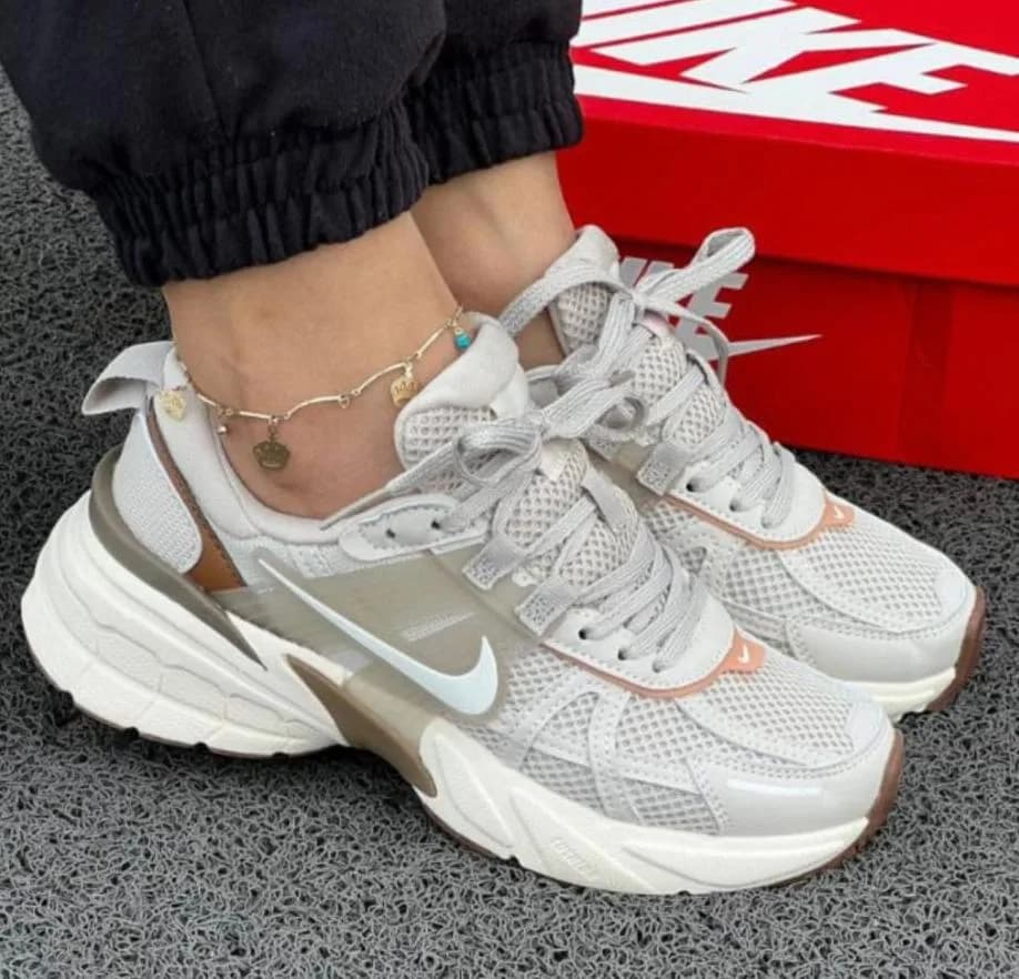 NIKE V2K EURO 37f — talla Euro 37 — MAROB Popayán