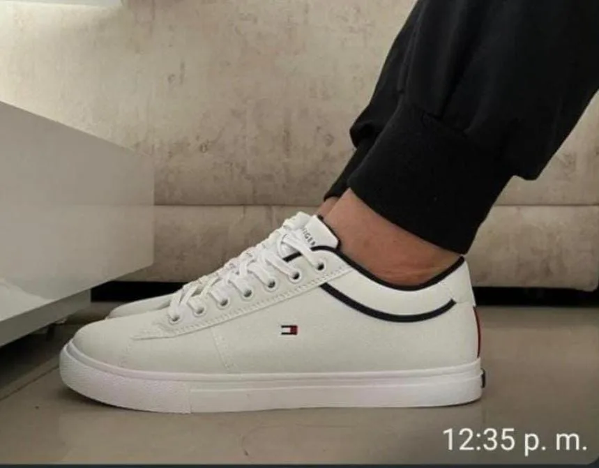 TOMMY HILFIGER EURO 41H — talla Euro 41 — MAROB Popayán
