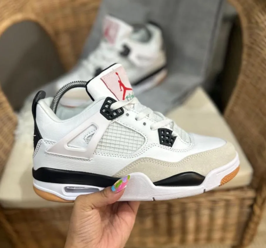 NIKE JORDAN RETR0 4 EURO 41 — talla Euro 41 — MAROB Popayán