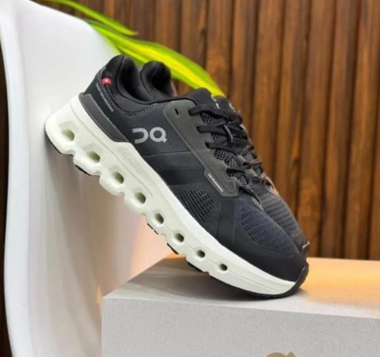 ON CLOUD RUNNING EURO 42nn — talla Euro 42 — MAROB Popayán