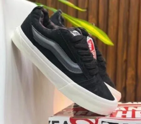 ADIDAS SKOOL EURO 41 — talla Euro 41 — MAROB Popayán