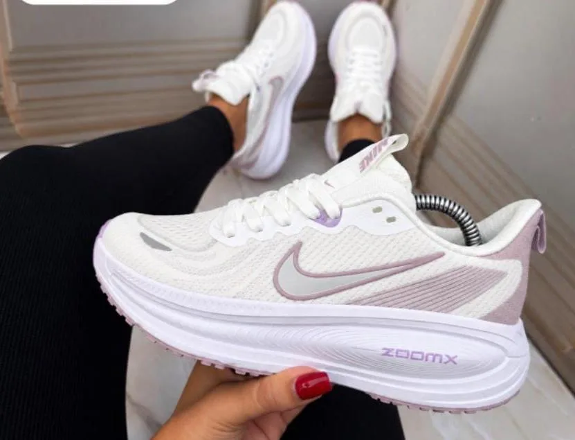 NIKE VOMERO PLUS EURO 36l — talla Euro 36 — MAROB Popayán