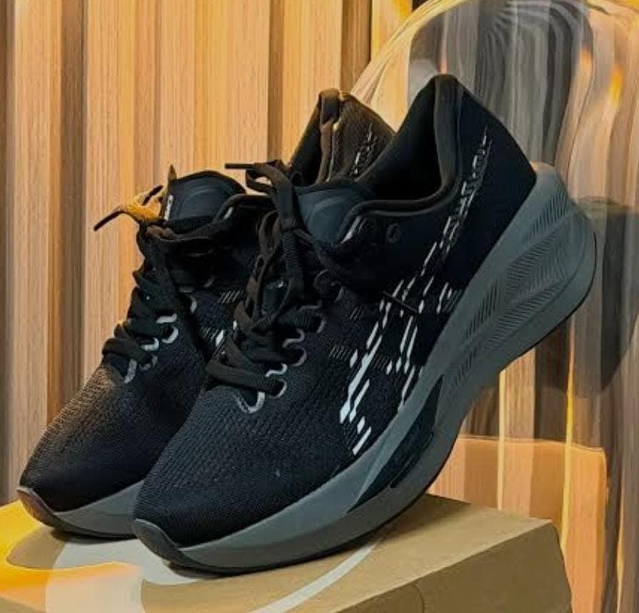 ASICS NOVABLAST EURO 41-B — talla Euro 41 — MAROB Popayán