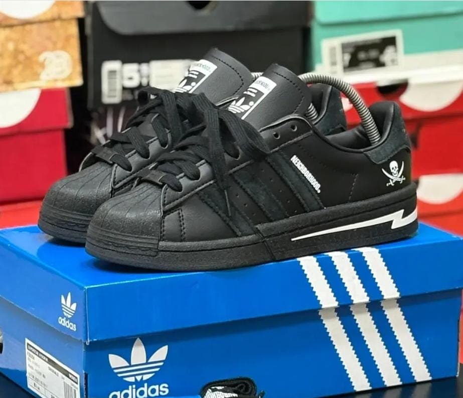 ADIDAS SUPER STAR EURO 41 — talla Euro 41 — MAROB Popayán