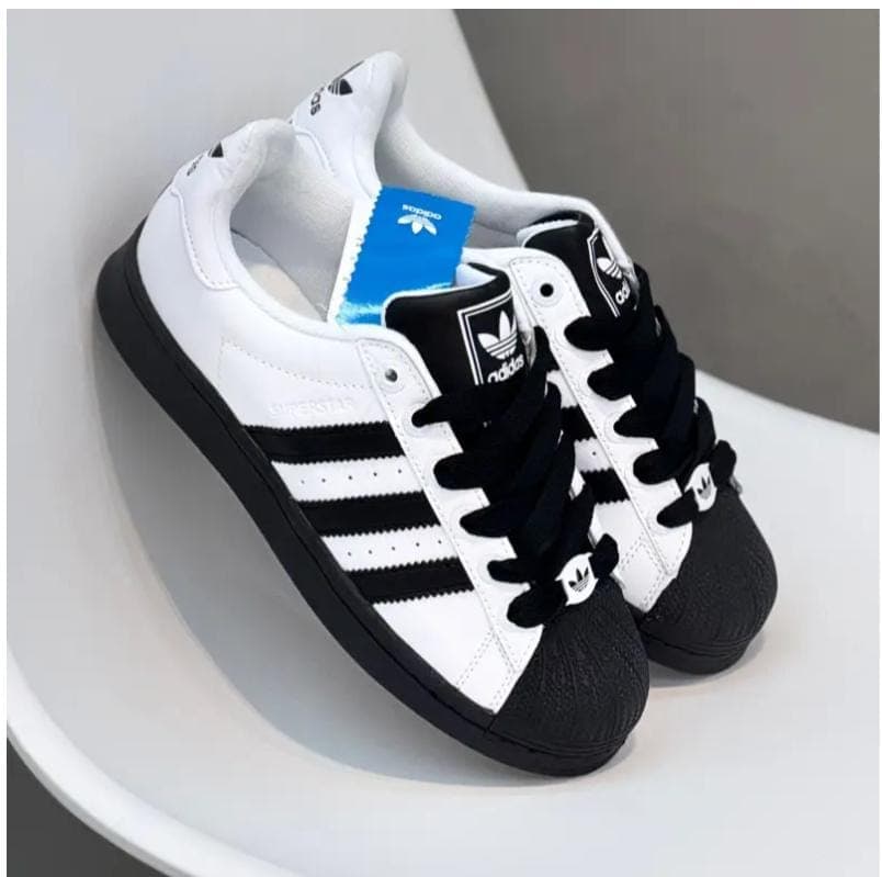 ADIDAS SUPER STAR — talla Euro 44 — MAROB Popayán