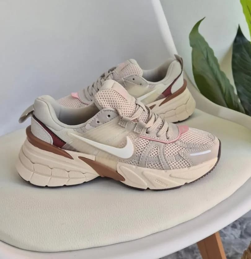 NIKE V2K EURO 40 — talla Euro 40 — MAROB Popayán