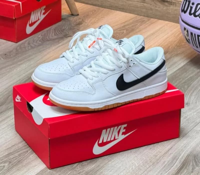 NIKE SB DUNK LOW EURO 41-A — talla Euro 41 — MAROB Popayán