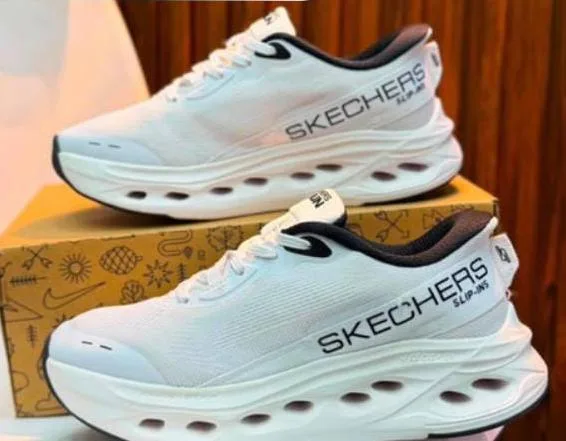 SKECHERS SLIP EURO 43 — talla Euro 43 — MAROB Popayán