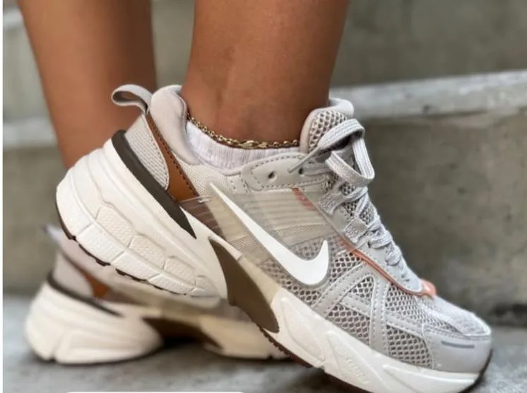 NIKE V2K EURO 39 — talla Euro 39 — MAROB Popayán
