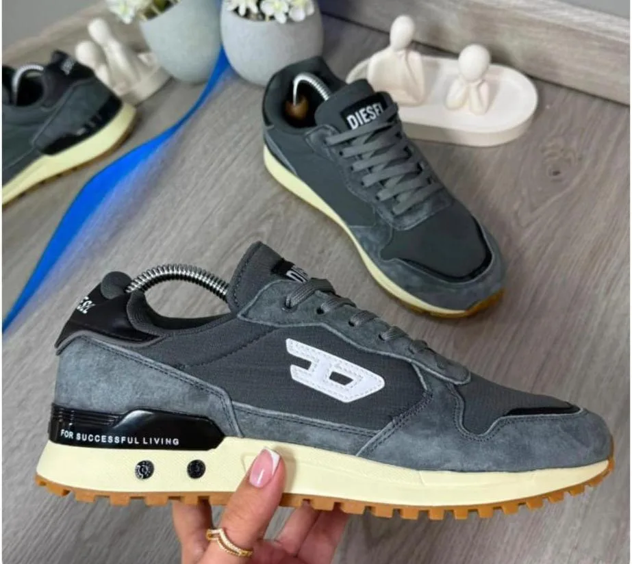 DIESEL TORNILLO V2 EURO 42 — talla Euro 42 — MAROB Popayán