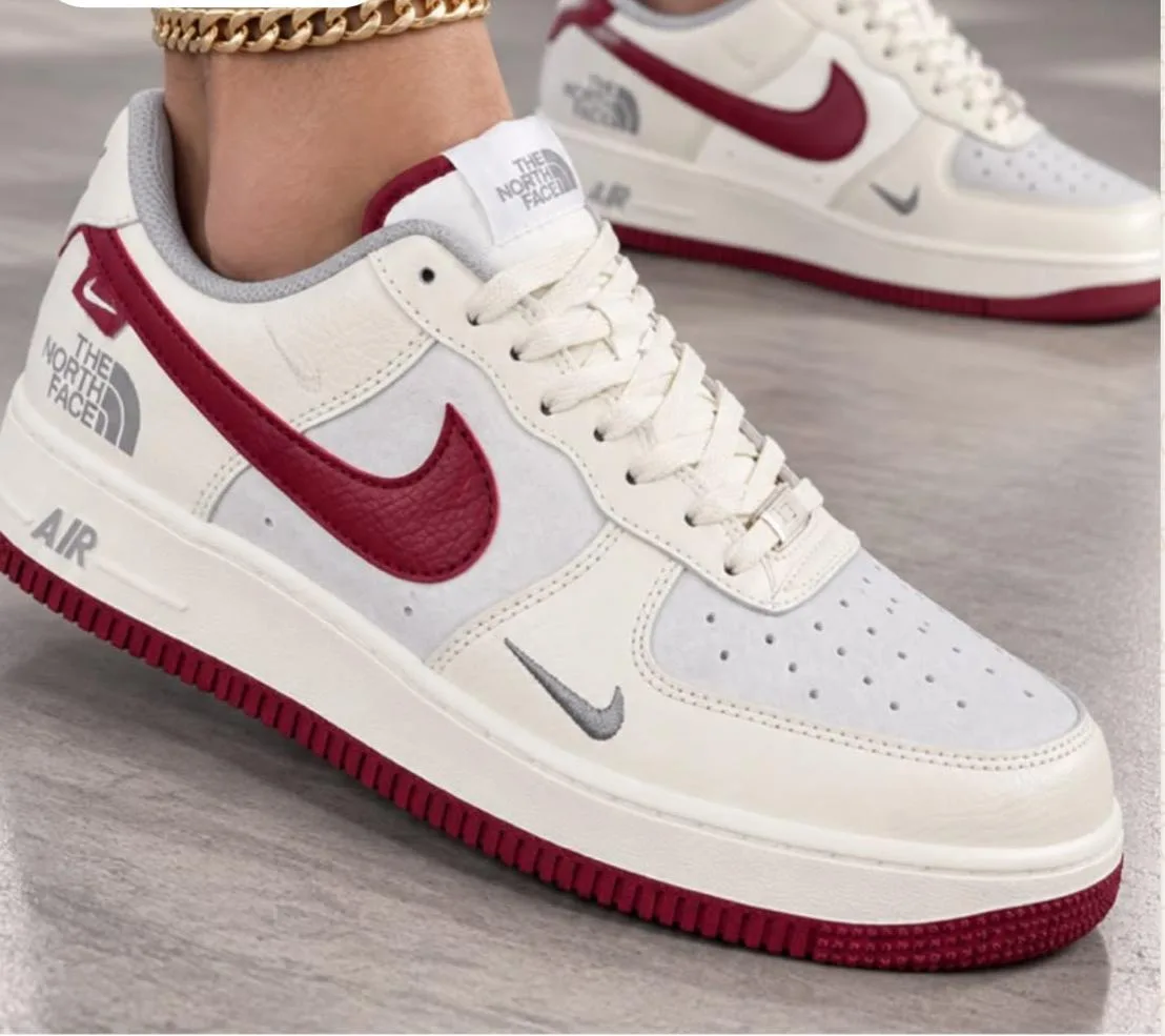 NIKE AF1 NORTH FACE EURO 42B — talla Euro 42 — MAROB Popayán
