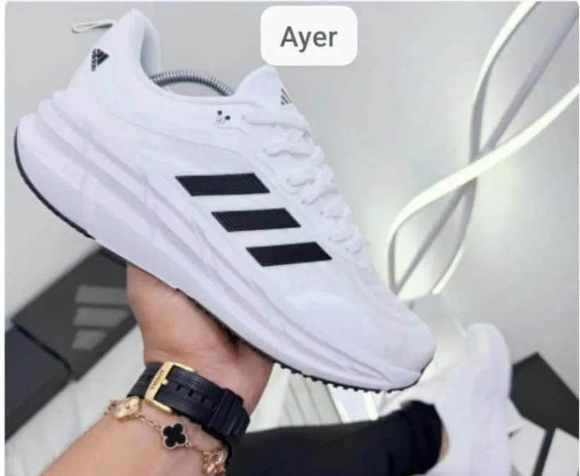 ADIDAS REPETITOR EURO 42 — talla Euro 42 — MAROB Popayán