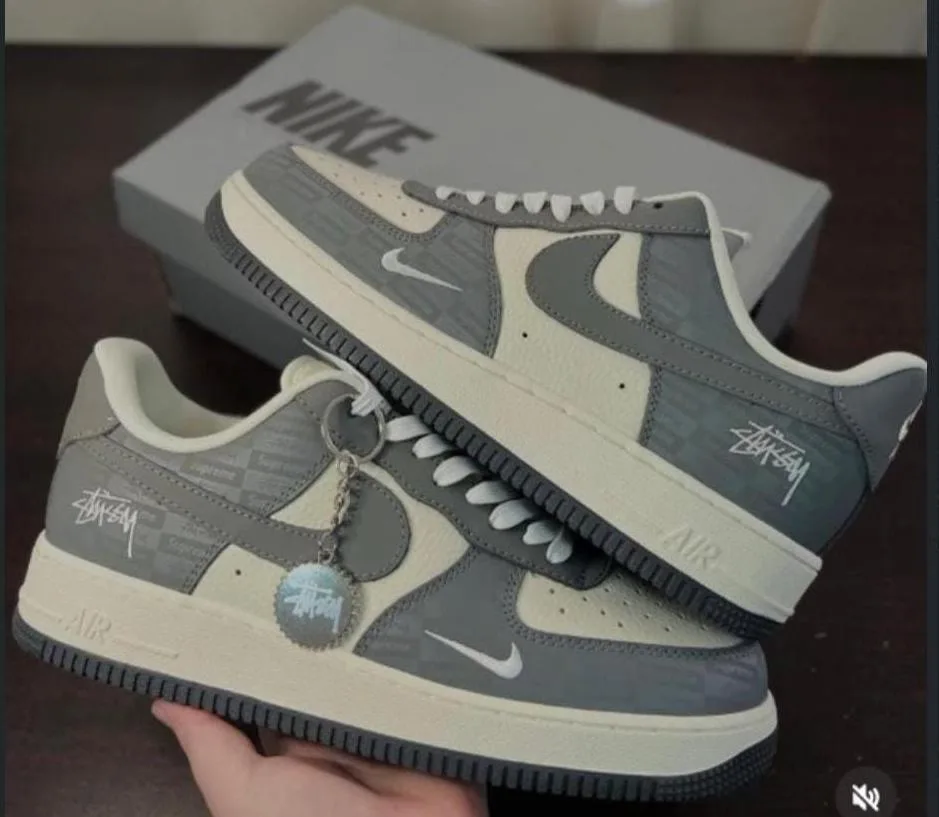 NIKE AF1 SUPREME EURO 40 — talla Euro 40 — MAROB Popayán