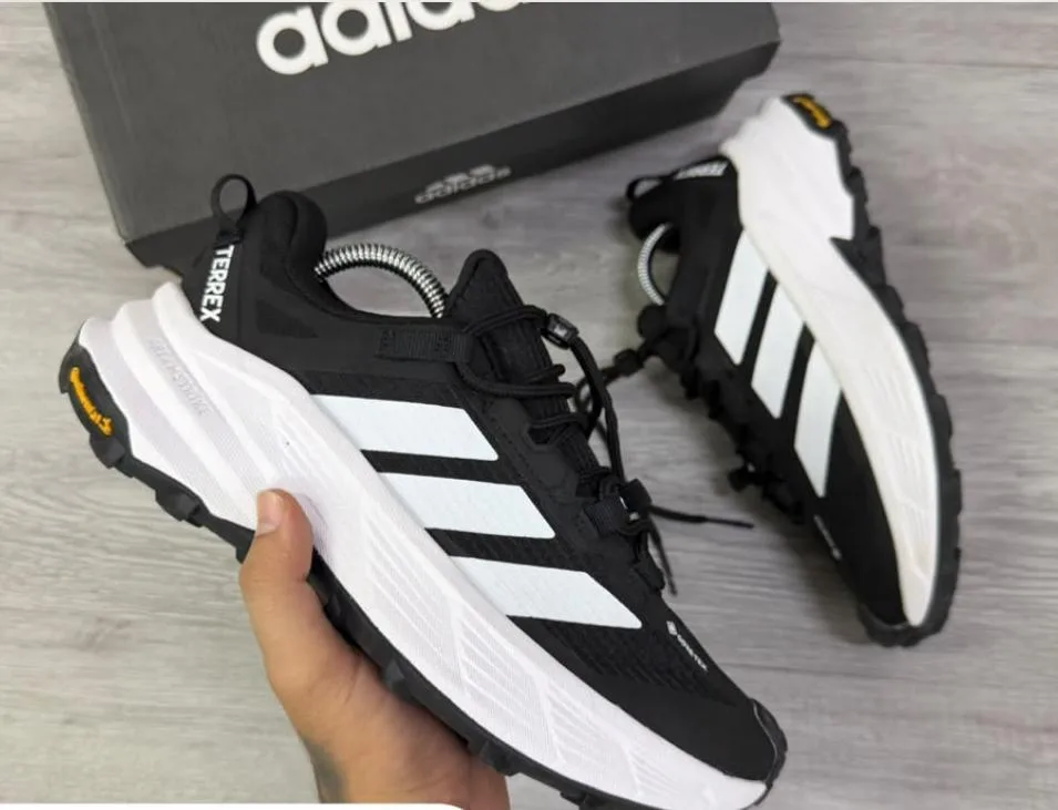 ADIDAS TERREX EURO 42L — talla Euro 42 — MAROB Popayán
