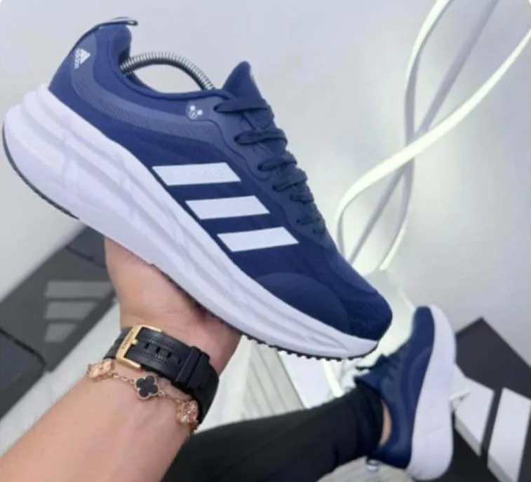 ADIDAS REPETITOR EURO 41A — talla Euro 41 — MAROB Popayán