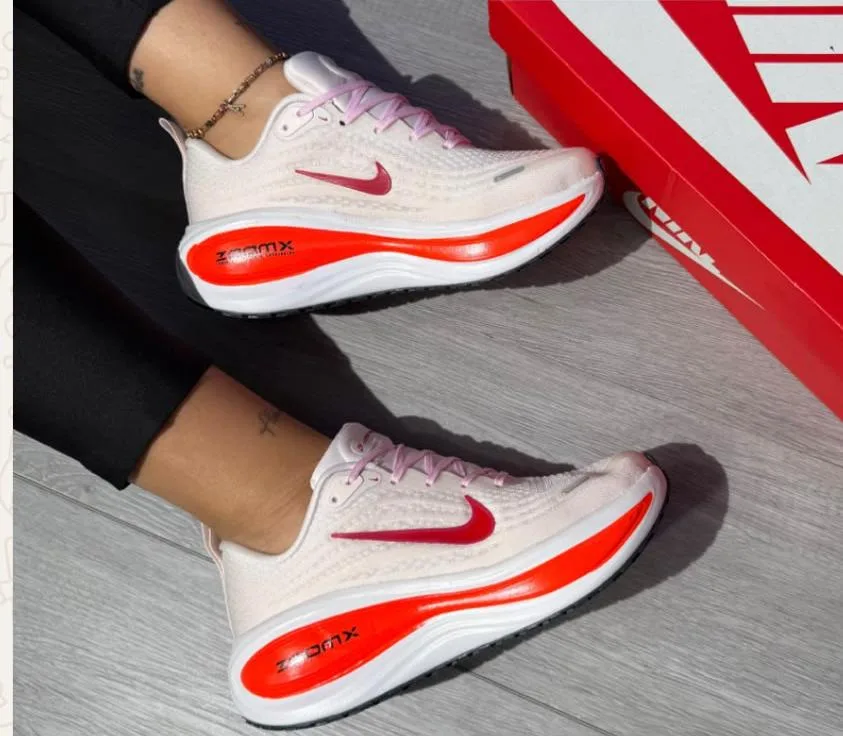 NIKE VOMERO PLUS EURO 36R — talla Euro 36 — MAROB Popayán