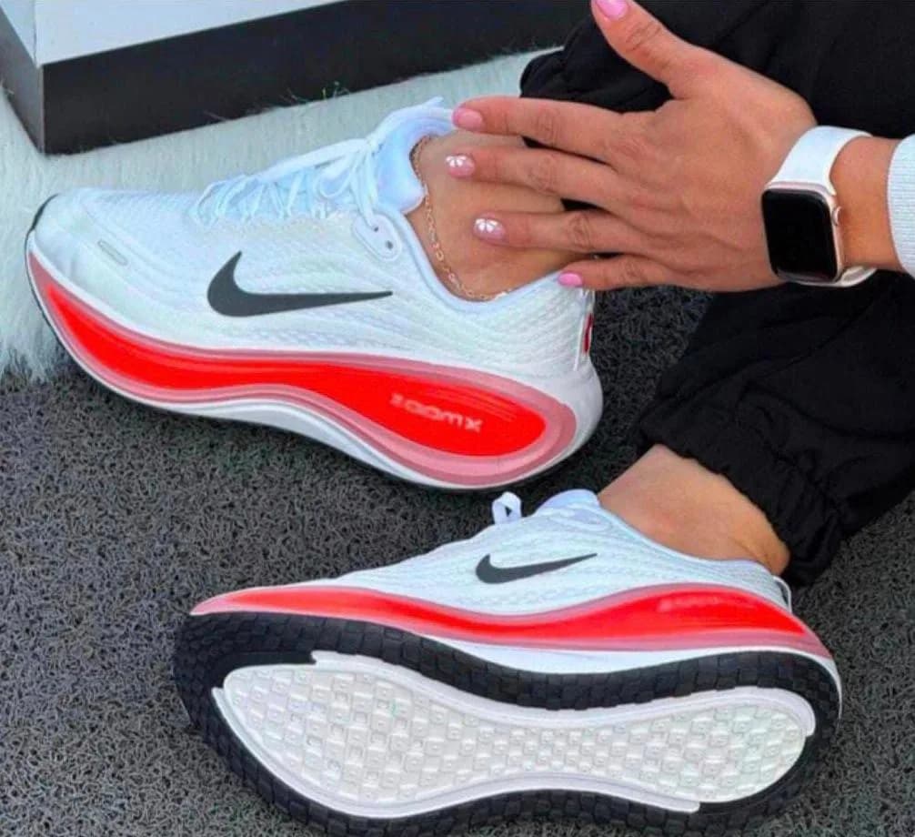 NIKE VOMERO PLUS EURO 40r — talla Euro 40 — MAROB Popayán