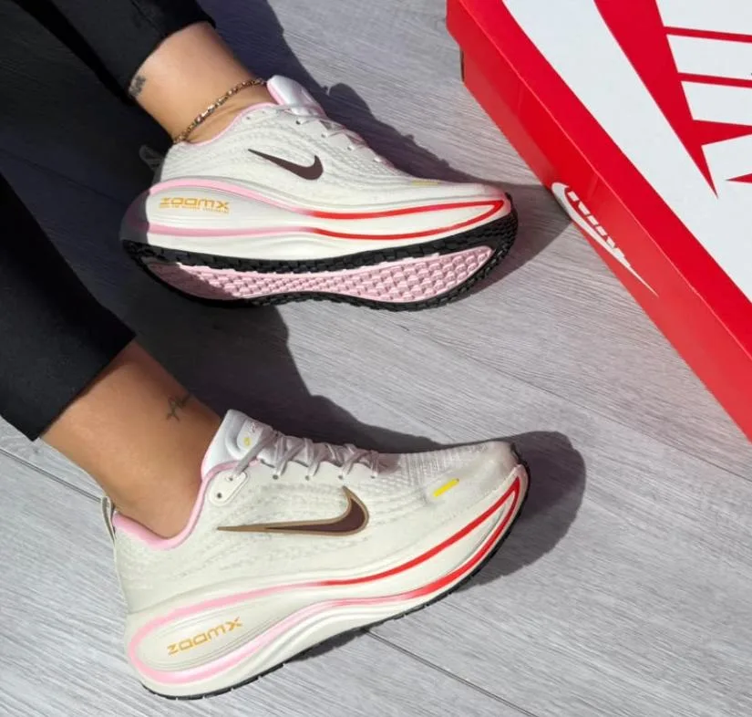 NIKE VOMERO PLUS EURO 39r — talla Euro 39 — MAROB Popayán