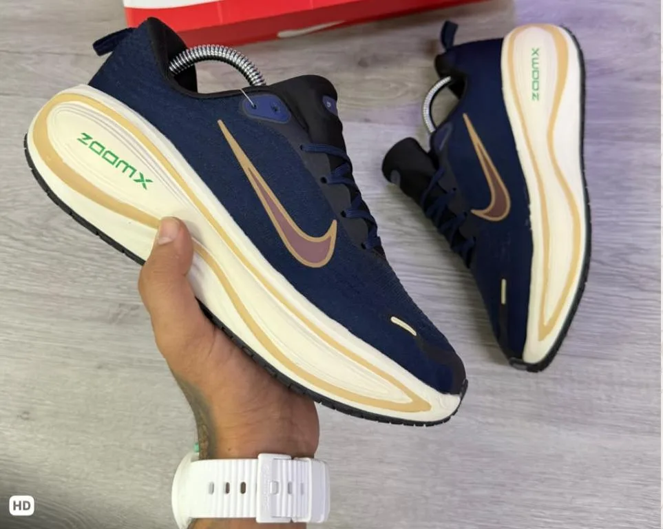NIKE VOMERO PLUS EURO 40a — talla Euro 40 — MAROB Popayán