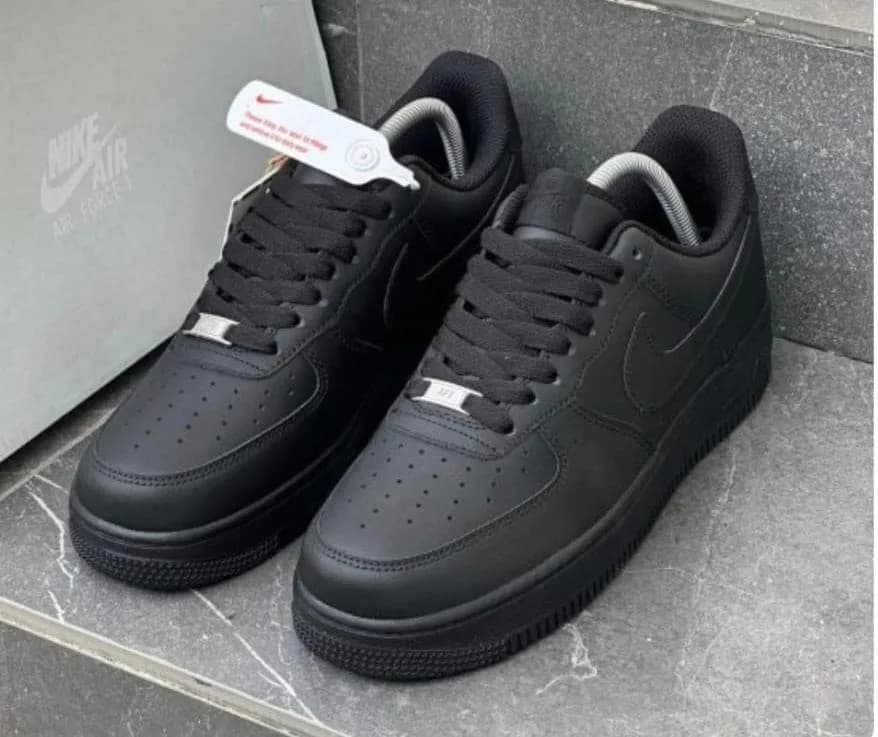 NIKE AF1 OSCURA EURO 41 — talla Euro 41 — MAROB Popayán