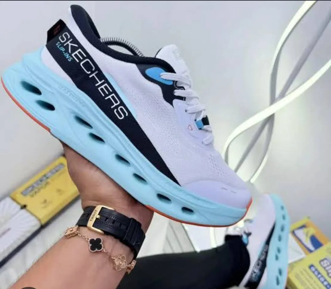 SKECHERS SLIP EURO 41 — talla Euro 41 — MAROB Popayán