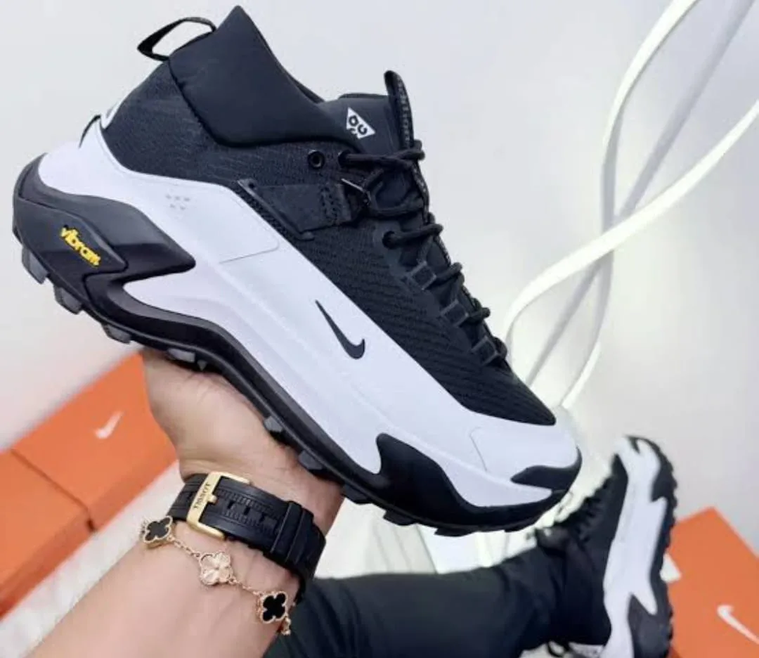 NIKE ACG VIBRAM EURO 40 — talla Euro 40 — MAROB Popayán