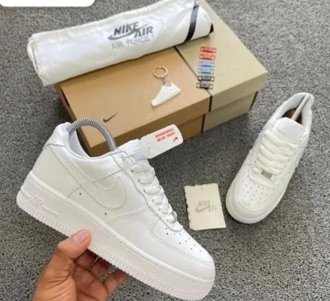 NIKE AF1 1.1 EURO 42Cb — talla Euro 42 — MAROB Popayán