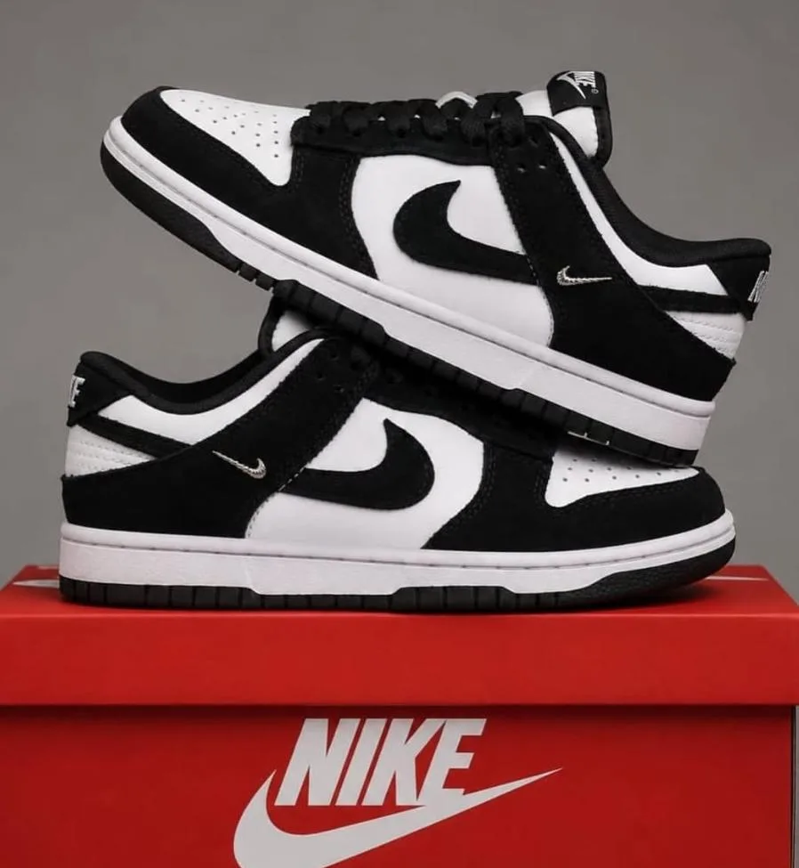 NIKE SB DUNK PANDA EURO 38 — talla Euro 38 — MAROB Popayán