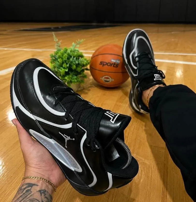 JORDAN BLACK EURO 42 — talla Euro 42 — MAROB Popayán