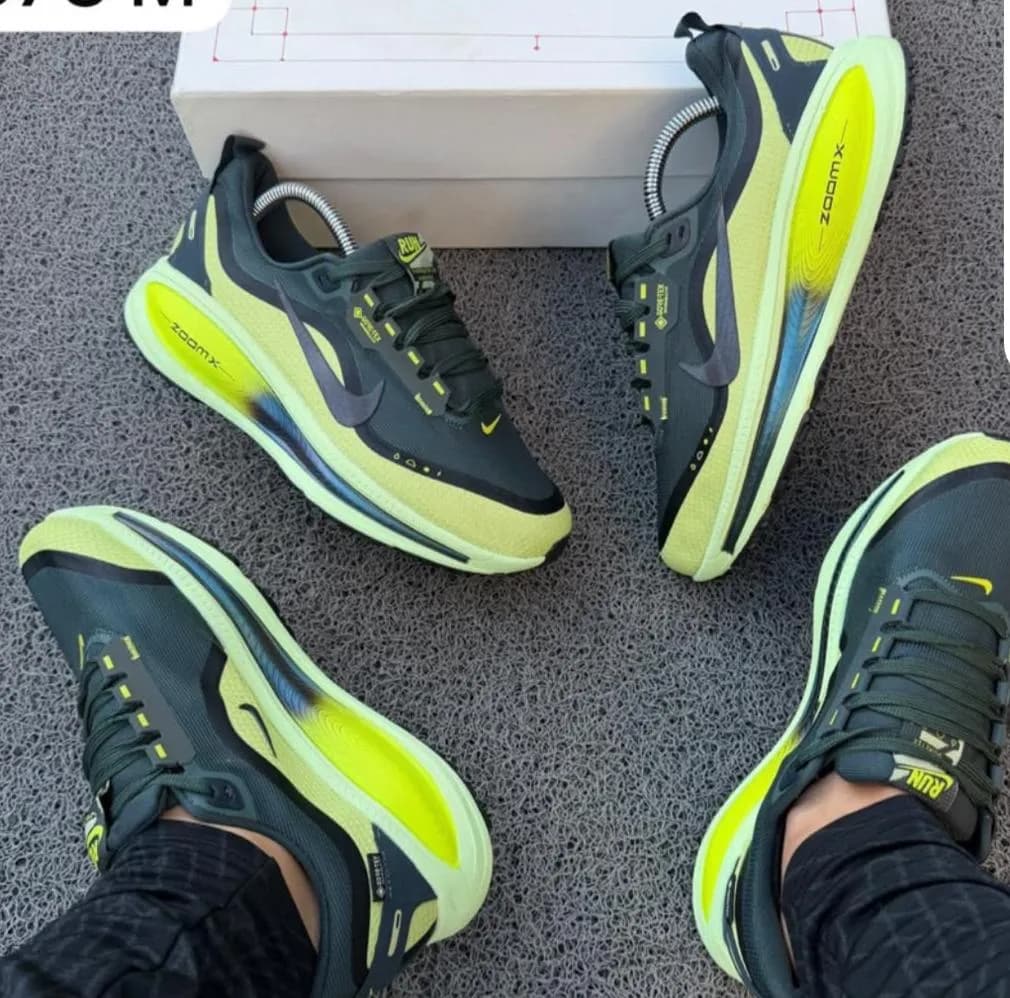 NIKE VOMERO PLUS EURO 42vr — talla Euro 42 — MAROB Popayán