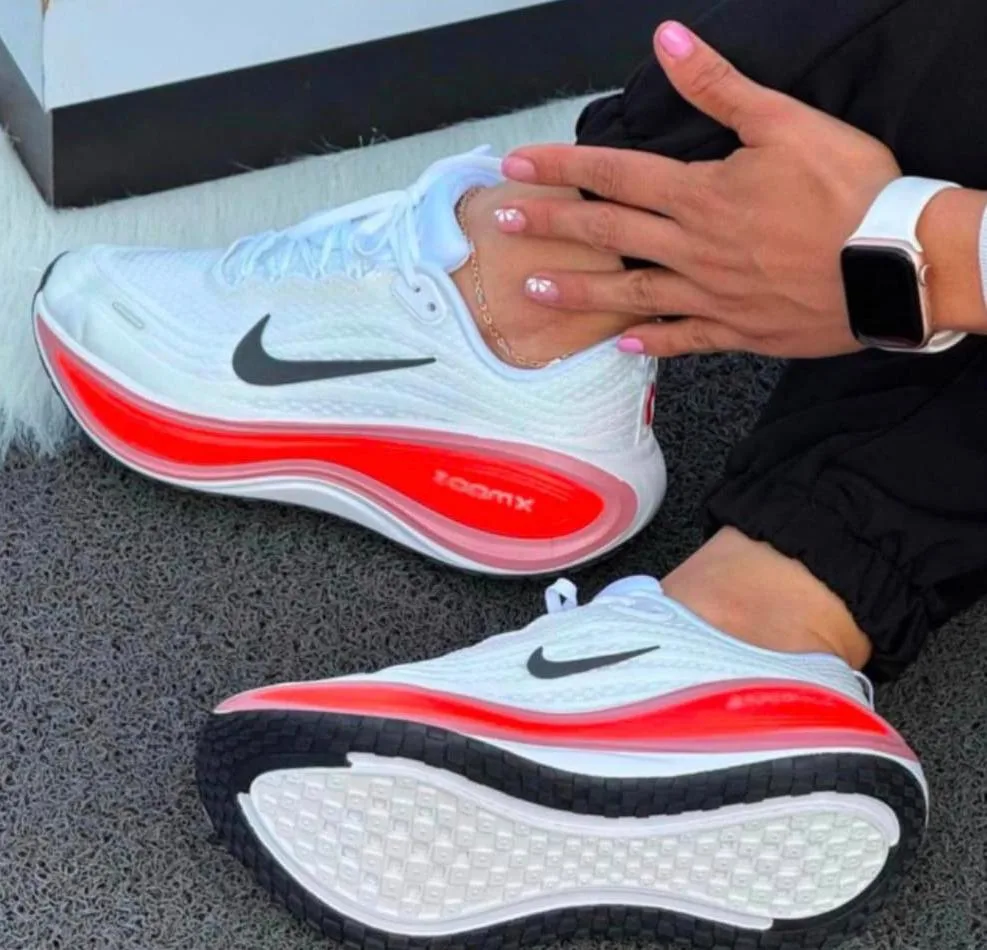 NIKE VOMERO PLUS EURO 37y — talla Euro 37 — MAROB Popayán