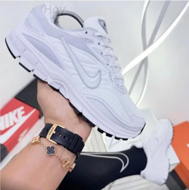 NIKE VOMERO 2026 EURO 43 — talla Euro 43 — MAROB Popayán