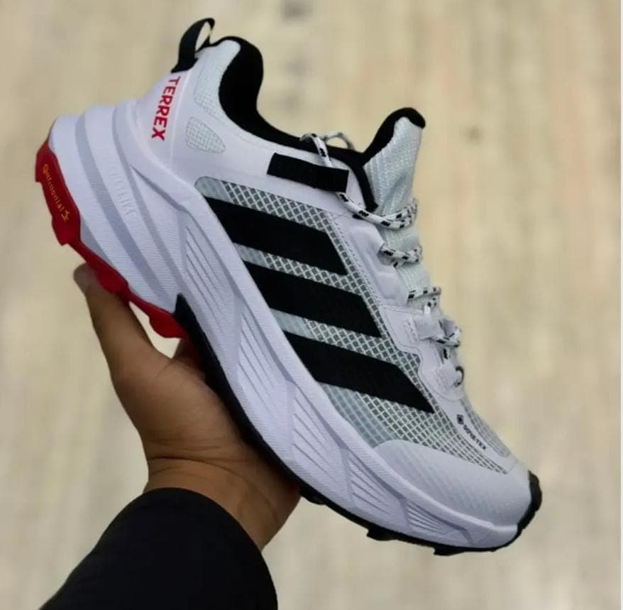 ADIDAS TEREEX — talla Euro 40 — MAROB Popayán
