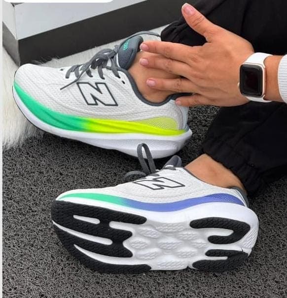 NEW BALANCE 1080 V15 — talla Euro 41 — MAROB Popayán
