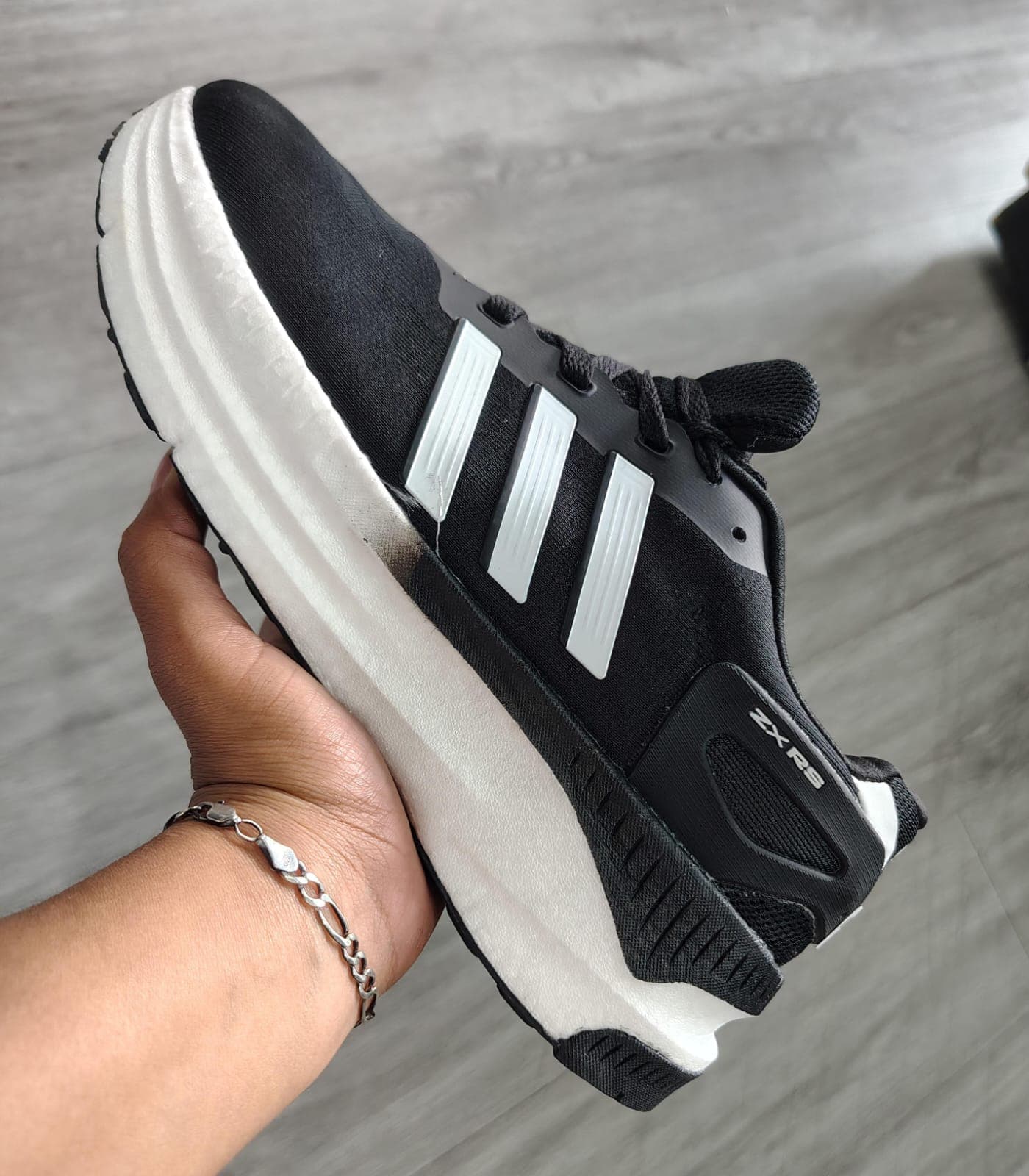 ADIDAS ZX RS — talla Euro 41 — MAROB Popayán